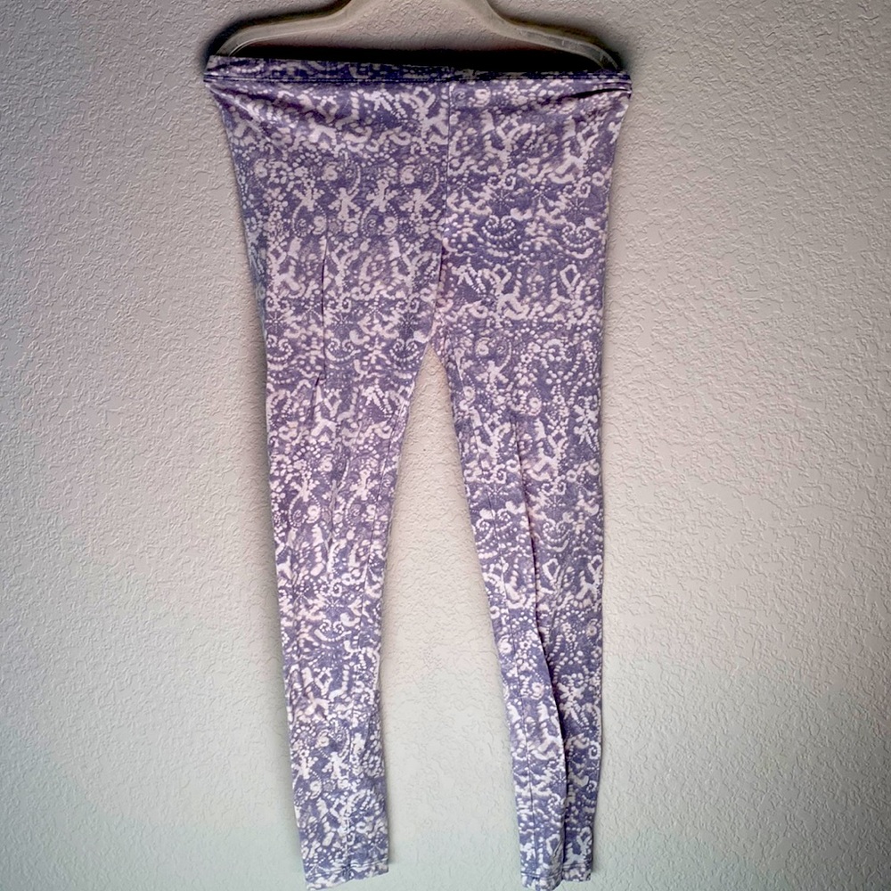Color- gray and white